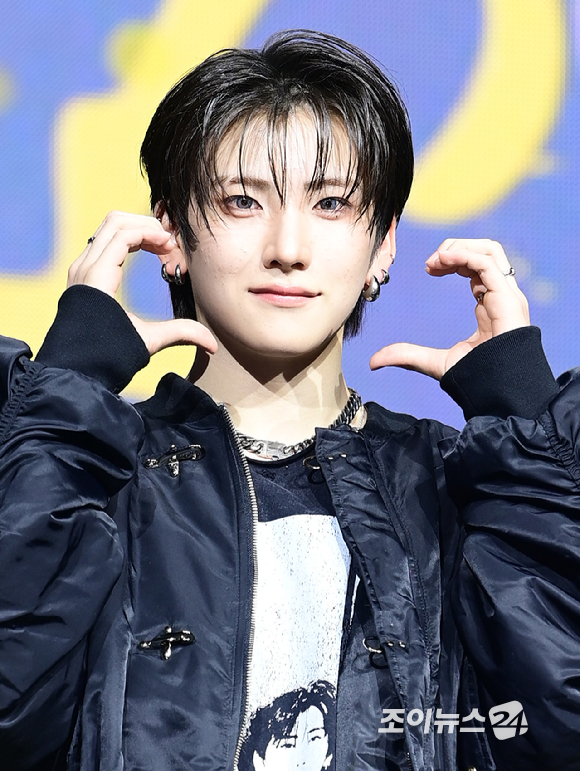 [포토] 앤팀 유마, 윰냥이 하트