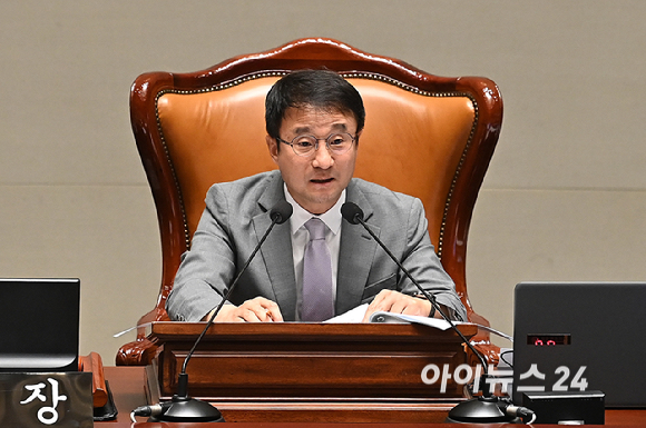 한병도 예결위원장이 30일 서울 여의도 국회에서 열린 예산결산특별위원회 전체회의에서 발언하고 있다. [사진=곽영래 기자]