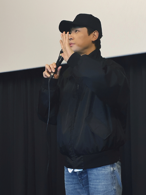 배우 박정민이 영화 '휴민트' 충주 무대인사에 참석해 관객을 만나고 있다. [사진=NEW]