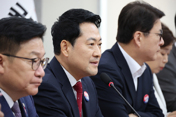 장동혁 국민의힘 대표가 16일 국회에서 열린 최고위원회의에서 발언하고 있다. [사진=연합뉴스]