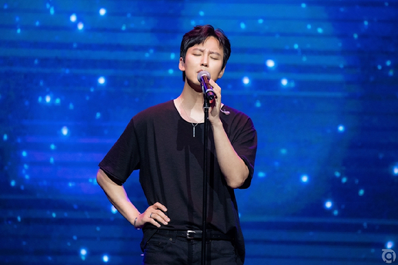 배우 김남길이 글로벌 투어 '어게인'을 통해 팬들과 뜻깊은 시간을 보내고 있다. [사진=길스토리이엔티]