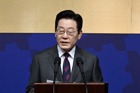 이재명 대통령이 29일 경북 경주예술의전당에서 열린 'APEC CEO(최고경영자) 서밋' 개회식에서 특별연설을 하고 있다. 2025.10.29 [공동취재] [사진=연합뉴스]