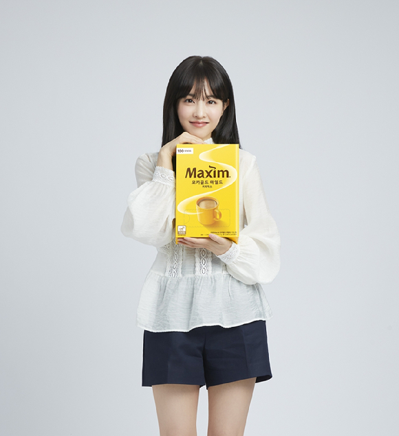 동서식품 맥심 모카골드모델 배우 박보영. [사진=동서식품]