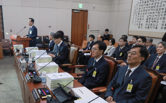 김대웅 서울고등법원장이 16일 국회 법제사법위원회에서 열린 서울고등법원, 서울중앙지방법원 등에 대한 국정감사에서 발언하고 있다. 2026.10.16 [사진=연합뉴스]