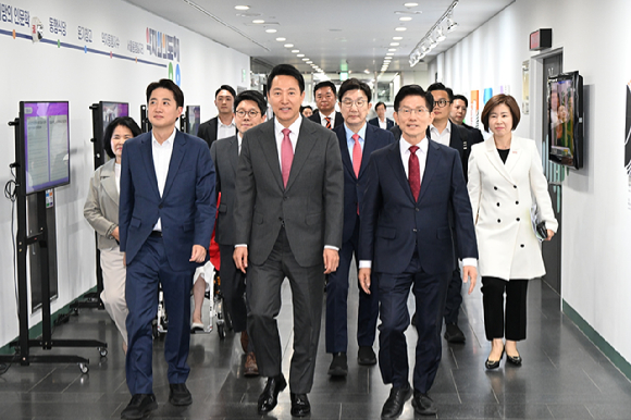 오세훈 서울시장이 19일 서울시청에서 열린 '약자와 동행하는 서울 토론회'에서 인사말을 하고 있다. [사진=서울시]