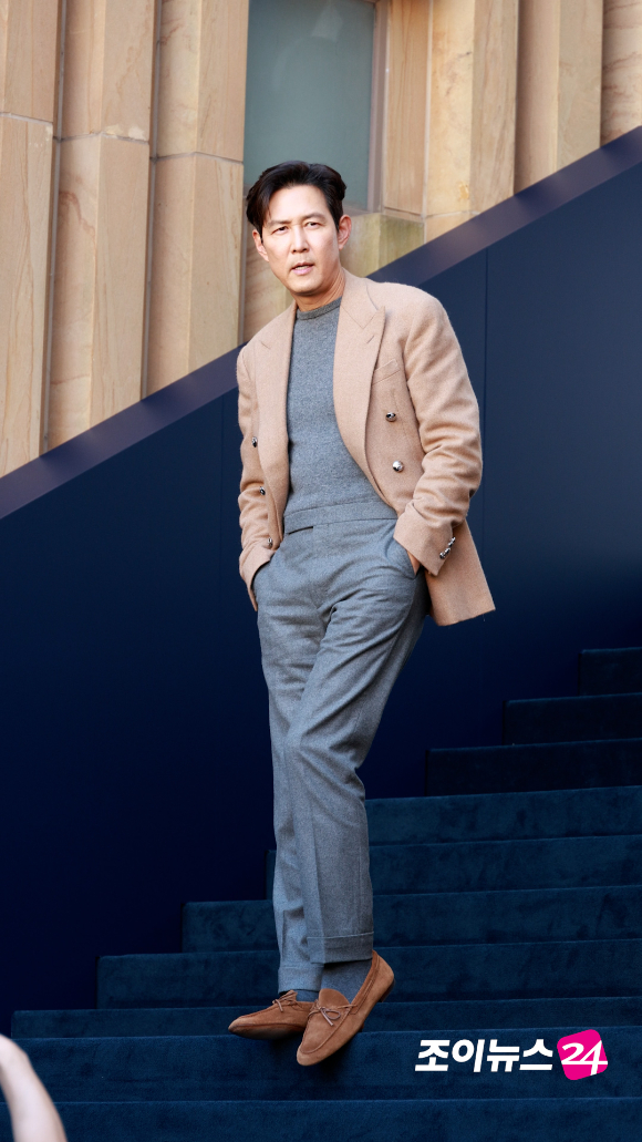 배우 이정재가 지난 15일 오후 서울 종로구 석파정 서울미술관에서 진행된 패션 아이콘 랄프 로렌의 삶을 조명한 HBO 다큐멘터리 '베리 랄프' 스크리닝 이벤트에 참석해 포즈를 취하고 있다. [사진=문수지 기자]