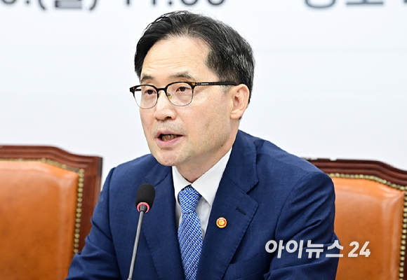 한기정 공정거래위원장이 9일 오전 서울 여의도 국회에서 열린 플랫폼 공정경쟁 촉진 및 티몬·위메프사태 재발방지 입법방향 당정협의회에서 발언하고 있다. [사진=곽영래 기자]