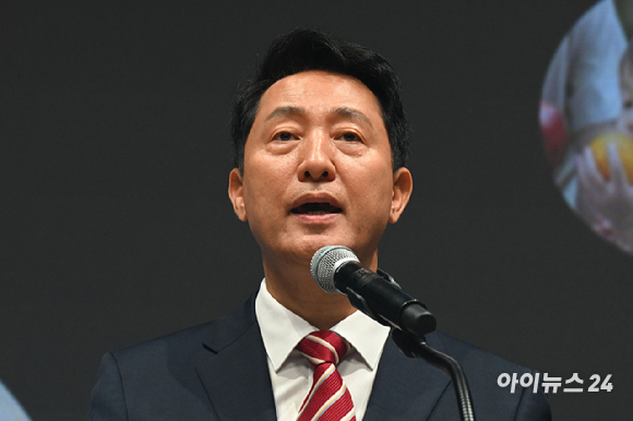 오세훈 서울시장이 1일 서울시청 다목적홀에서 열린 '제40대 서울특별시장 취임식'에서 취임사를 하고 있다. [사진=곽영래 기자]