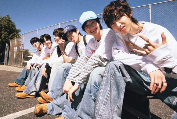 킥플립 단체 콘셉트 포토 [사진=JYP엔터테인먼트]