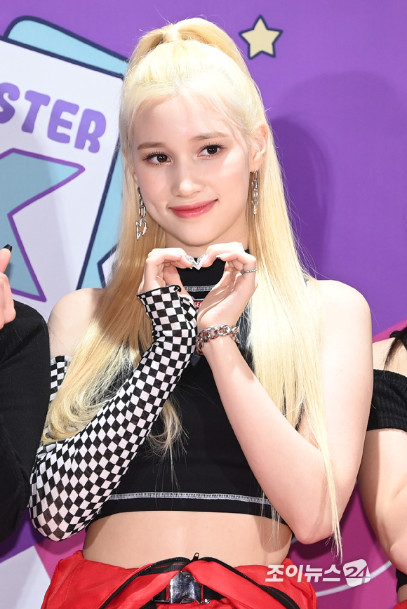 그룹 케플러(Kep1er) 휴닝바히에가 8일 오후 서울 마포구 상암동 CJ ENM 센터에서 열린 'KCON 2022 Premiere in Seoul'(케이콘 2022 프리미어 인 서울)에 참석해 포즈를 취하고 있다. [사진=정소희 기자]