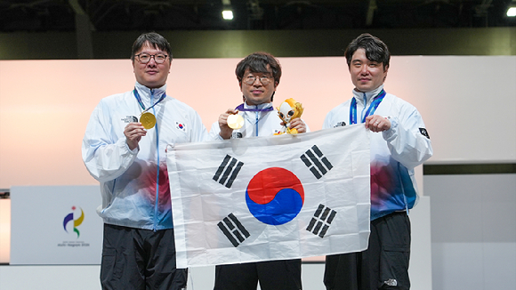 (왼쪽부터) 대한민국 대전격투 국가대표 이광노, 배재민, 연제길. [사진=한국e스포츠협회]