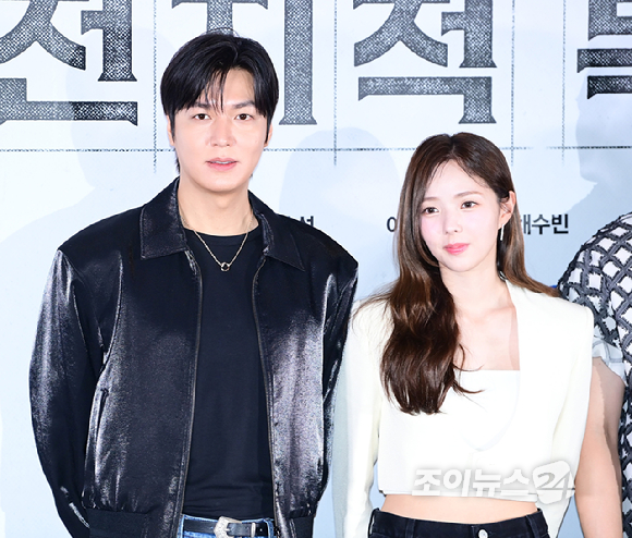 (왼쪽부터)배우 이민호-채수빈-신승호-나나-안효섭이 15일 오후 서울 삼성동 메가박스 코엑스에서 열린 영화 '전지적 독자 시점'(감독 김병우) 언론시사회에 참석하고 있다. [사진=정소희 기자]