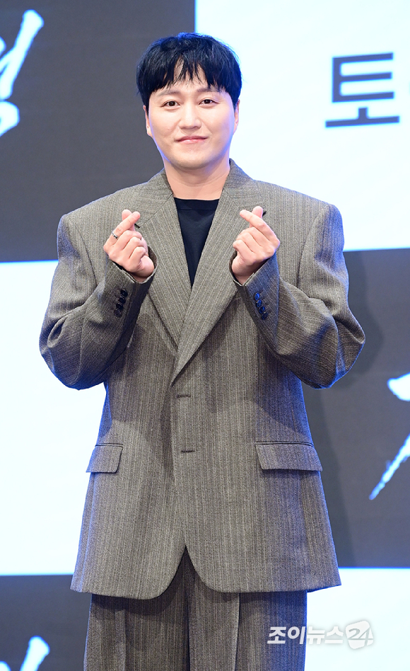배우 김대명이 1일 오후 서울 구로구 신도림동 더세인트에서 열린 KBS 2TV 새 토일 미니시리즈 '결혼의 완성' 제작발표회에 참석하고 있다. [사진=정소희 기자]