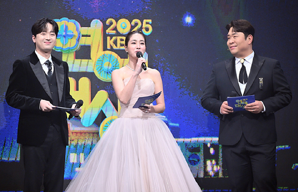 '2025 KBS 연예대상' 대상 전현무 [사진=KBS]