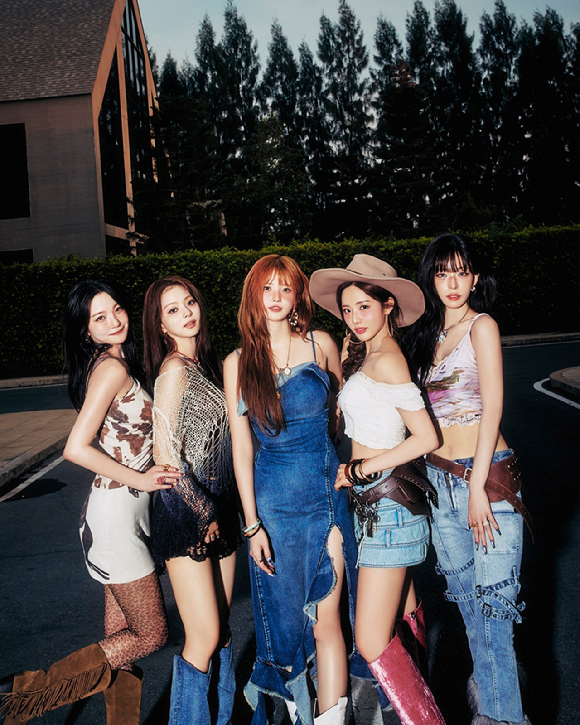 프로미스나인 단체 콘셉트 포토 [사진=어센드]