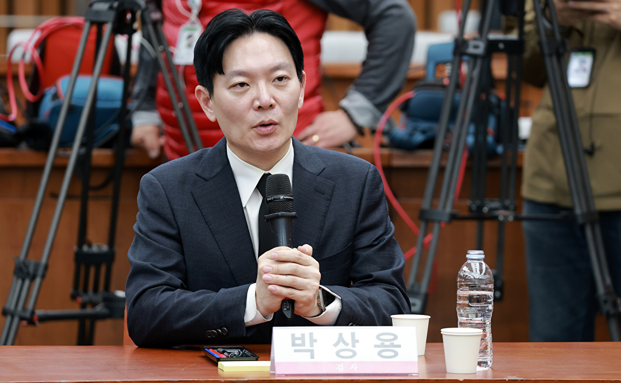 쌍방울 대북송금 사건을 수사했던 박상용 인천지검 부부장검사가 지난 4월 7일 국회에서 윤석열 정권 정치검찰 조작기소 의혹 사건 진상규명 국정조사특별위원회 국민의힘 의원들이 연 '민주당의 공소취소&middot;재판조작 진상규명 청문회'에 참석해 의원 질의에 답하고 있다. 2026.4.7 [사진=연합뉴스]