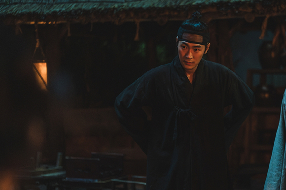 배우 로운이 디즈니+ '탁류'에서 열연하고 있다. [사진=월트디즈니 컴퍼니 코리아]