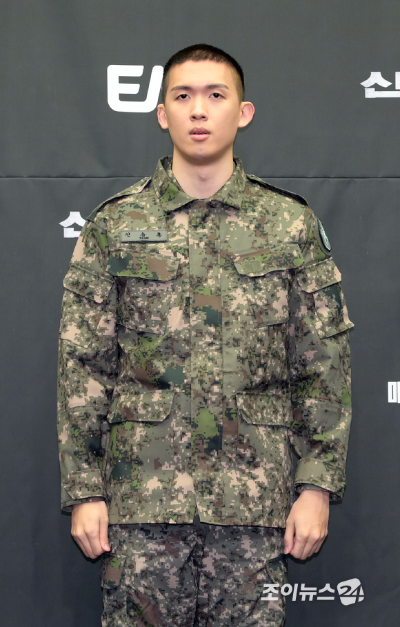 배우 전승훈이 6일 오후 서울 마포구 상암동 스탠포드호텔에서 열린 ENA 새 예능프로그램 '신병캠프' 제작발표회에 참석하고 있다. [사진=정소희 기자]