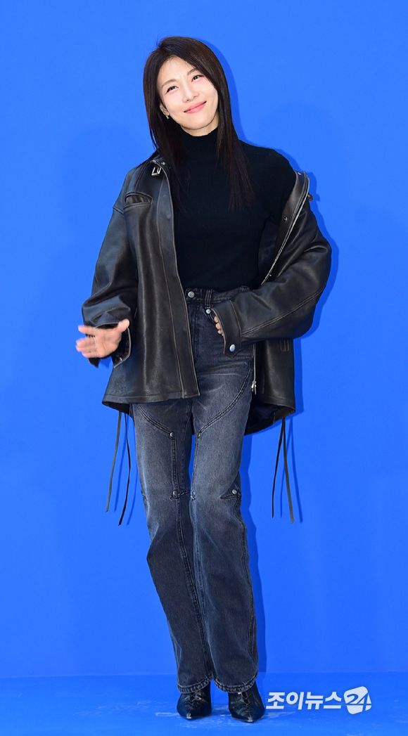 배우 하지원이 5일 오후 서울 강남구 청담동에서 열린 타임 서울 플래그십 스토어 오픈 기념 포토월 행사에 참석하고 있다. [사진=정소희 기자]