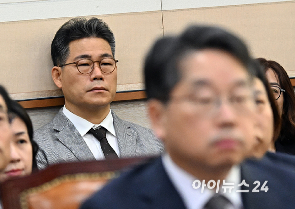 백해룡 경정이 27일 국회 법제사법위원회에서 열린 대검찰청에 대한 국정감사에서 출석하고 있다. [사진=곽영래 기자]