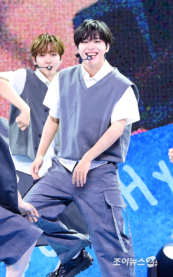 그룹 킥플립 아마루가 26일 오후 서울 광진구 광장동 예스24라이브홀에서 진행된 킥플립(KickFlip) 미니 2집 'Kick Out, Flip Now!(킥 아웃, 플립 나우!)' 발매 기념 쇼케이스에 참석하고 있다. [사진=정소희 기자]