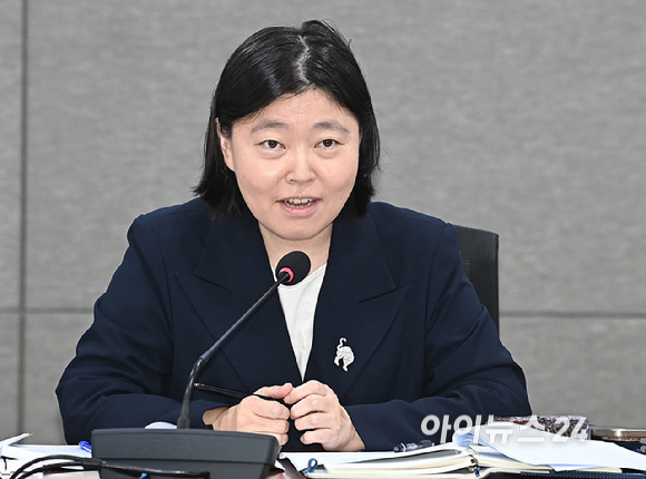 임은정 서울동부지검장이 29일 서울 여의도 국회에서 '검찰개혁의 쟁점은 무언인가 : 국민이 바라는 검찰개혁의 속도와 방향'을 주제로 열린 검찰개혁 긴급 공청회에서 발언하고 있다. [사진=곽영래 기자]