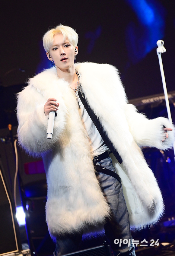 21일 서울 송파구 서울특별시교육청 학생체육관에서 '2026 JOY콘서트 - 보이스 오브 스프링(Voice of spring)'이 열렸다. 밴드 엔플라잉, 소란, 에이엠피가 멋진 무대를 선보이고 있다. [사진=정소희 기자]