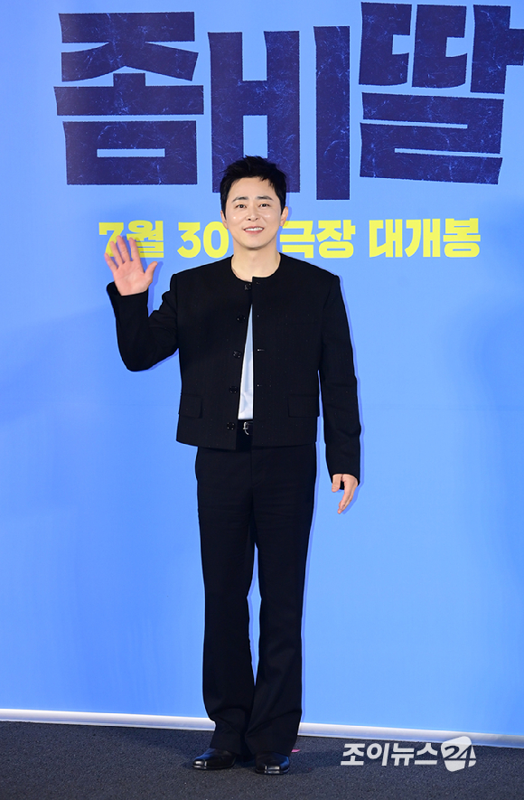 배우 조정석이 30일 오전 서울 CGV 용산아이파크몰에서 열린 영화 '좀비딸' (감독 필감성) 제작보고회에 참석하고 있다. [사진=정소희 기자]