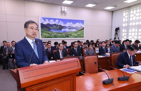 조현 외교부 장관이 6일 국회에서 열린 외교통일위원회 국정감사에서 업무보고를 하고 있다. 2026.10.6 [사진=연합뉴스]