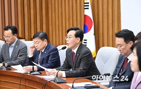 송언석 국민의힘 원내대표가 13일 서울 여의도 국회에서 열린 원내대책회의에서 발언하고 있다. [사진=곽영래 기자]