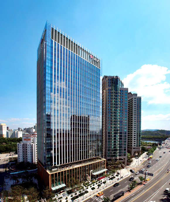 사진은 LG유플러스 용산사옥의 모습. [사진=LGU+]