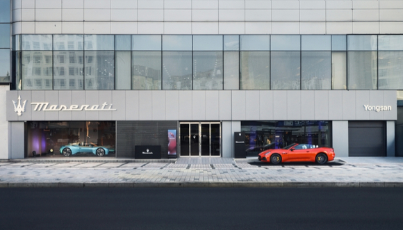 마세라티 용산 전시장 전경. [사진=마세라티 코리아]