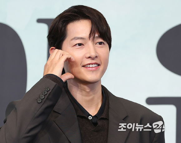 배우 송중기가 4일 오후 서울 구로구 신도림 더 링크 호텔에서 열린&nbsp;JTBC 금요시리즈 '마이 유스' 제작발표회에 참석하고 있다. [사진=정소희 기자]