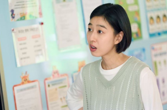 배우 박지연이 넷플릭스 시리즈 '참교육'에서 열연하고 있다. [사진=넷플릭스]