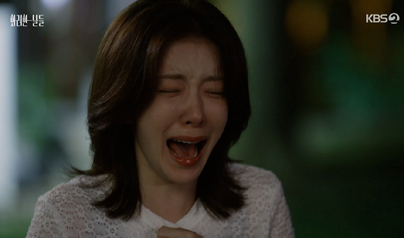 &apos;화려한날들&apos; 천호진, 불량배에 괴롭힘 당하는 정인선 구했다 &quot;내가 아빠다&quot;...정인선 대성통곡