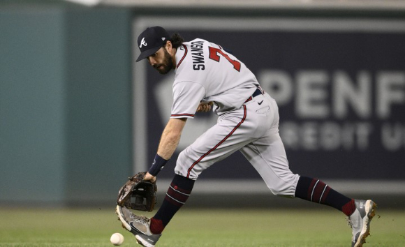 지난 2016년 애틀랜타에서 MLB에 데뷔한 댄스비 스완슨은 팀이 속한 내셔녈리그를 대표하는 유격수로 자리잡았다. 스완스은 올 시즌 종료 후 FA 자격을 얻었고 18일(한국시간) 시카고 컵스와 계약 합의했다. [사진=뉴시스]