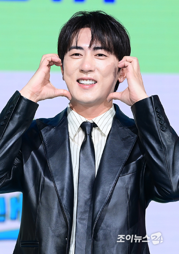 코미디언 김원훈이 16일 오전 서울 마포구 쇼킹케이팝센터에서 열린 ENA 예능 프로그램 '길치라도 괜찮아' 제작발표회에 참석하고 있다. [사진=정소희 기자]