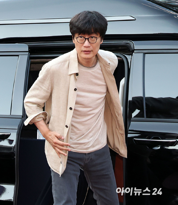 이해진 네이버 의장이 5일 오후 서울 서교동의 한 고깃집에서 열린 젠슨 황 엔비디아 최고경영자와의 삼겹살 회동에 참석하고 있다. [사진=곽영래 기자]