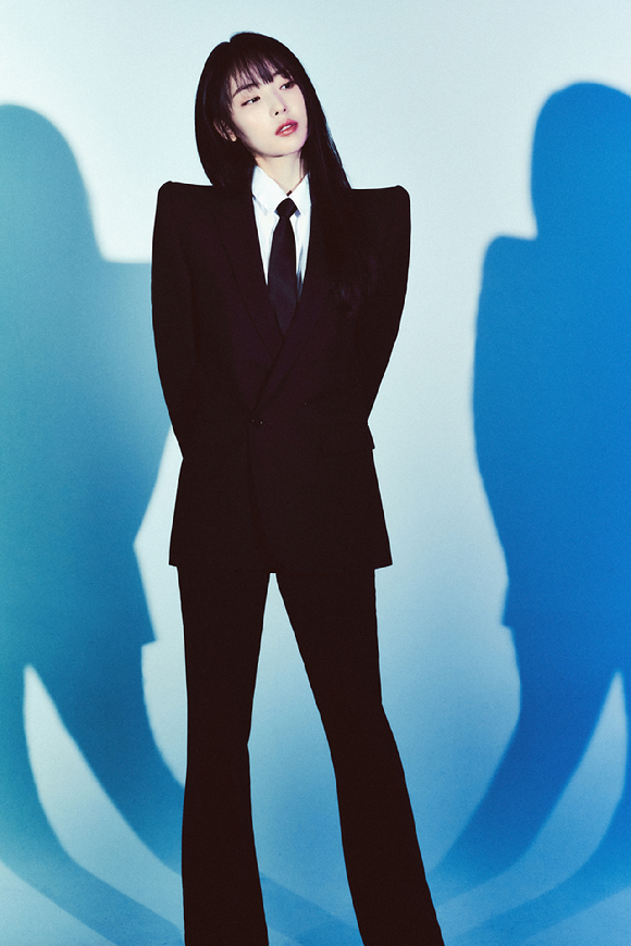 배우 전소니가 넷플릭스 시리즈 '기생수: 더 그레이' 인터뷰에 앞서 포즈를 취하고 있다. [사진=넷플릭스]