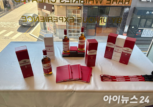 위스키 시음 테이블 구성. [사진=설래온 기자 ]