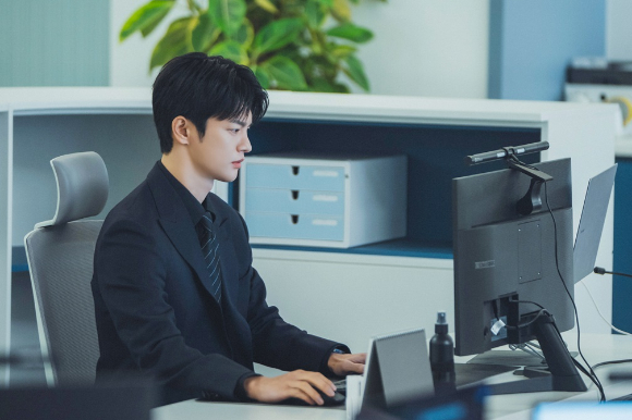 '내일도 출근!' 서인국 [사진=tvN ]