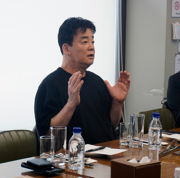 지난 13일 더본코리아 기자간담회에 참석한 백종원 대표. [사진=더본코리아]