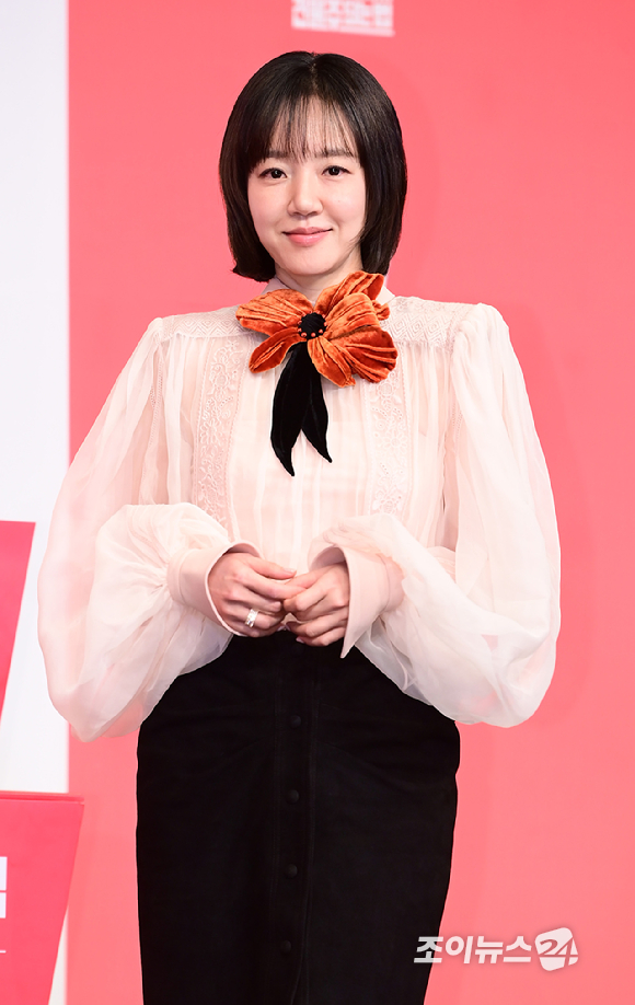 배우 임수정이 9일 오후 서울 구로구 신도림동 더링크서울 트리뷰트포트폴리오 호텔에서 열린 tvN 새 토일드라마 '대한민국에서 건물주 되는 법' 제작발표회에서 참석하고 있다. [사진=정소희 기자]