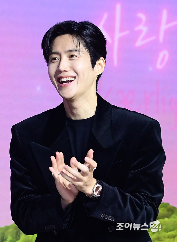 배우 김선호가 13일 오전 서울 강남구 조선팰리스 서울강남에서 열린 넷플릭스 시리즈 '이 사랑 통역 되나요?' 제작발표회에 참석하고 있다. [사진=정소희 기자]