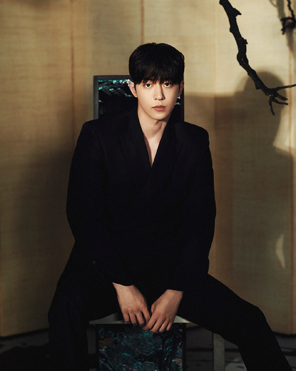 배우 남주혁이 넷플릭스 시리즈 '동궁' 인터뷰에 앞서 포즈를 취하고 있다. [사진=넷플릭스]