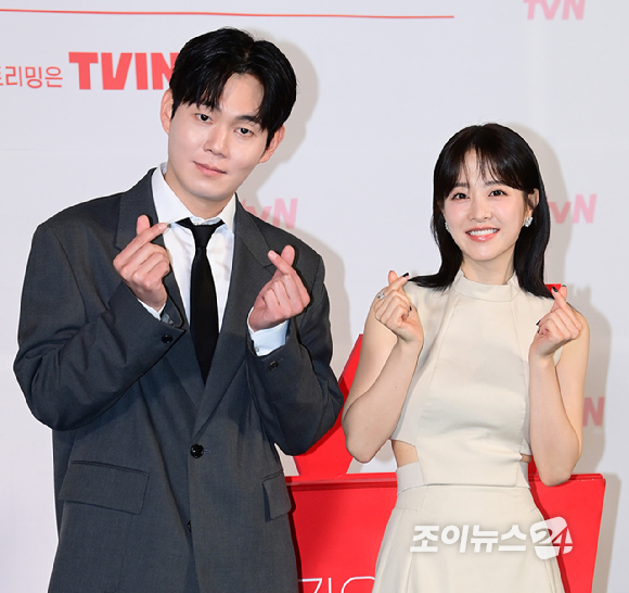 배우 박진영-박보영-류경수가 21일 오후 서울 영등포구 CGV 영등포에서 열린 tvN '미지의 서울' 제작발표회에서 참석하고 있다. [사진=정소희 기자]
