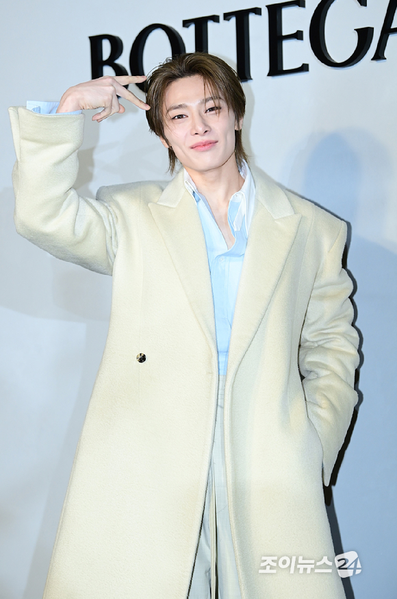 그룹 스트레이 키즈 아이엔이 28일 오후 서울 성동구 성수동 에스팩토리D동에서 열린 보테가 베네타 2026 여름 프라이빗 뷰 포토콜 행사에 참석하고 있다. [사진=정소희 기자]