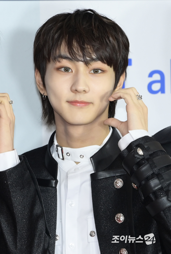 그룹 엔하이픈(ENHYPEN) 정원이 18일 오후 서울 송파구 올림픽공원 KSPO DOME에서 열린 '써클차트 뮤직 어워즈 2023' 포토월 행사에 참석하고 있다. [사진=정소희 기자]
