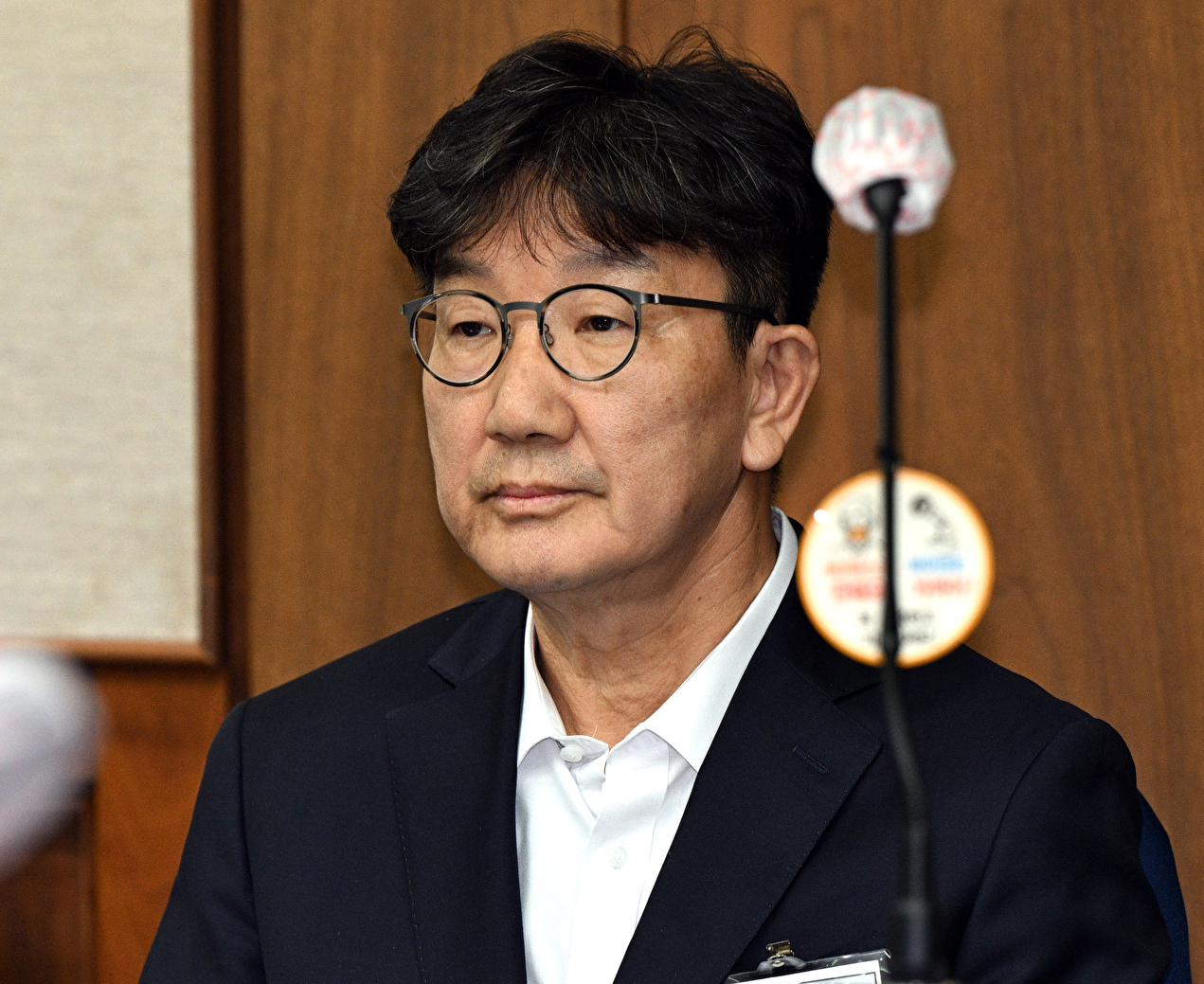 권성동 국민의힘 의원이 3일 서울 서초동 서울중앙지법에서 통일교로부터 불법 정치자금을 수수한 혐의 사건 1차 공판에 출석하고 있다. [사진=사진공동취재단]