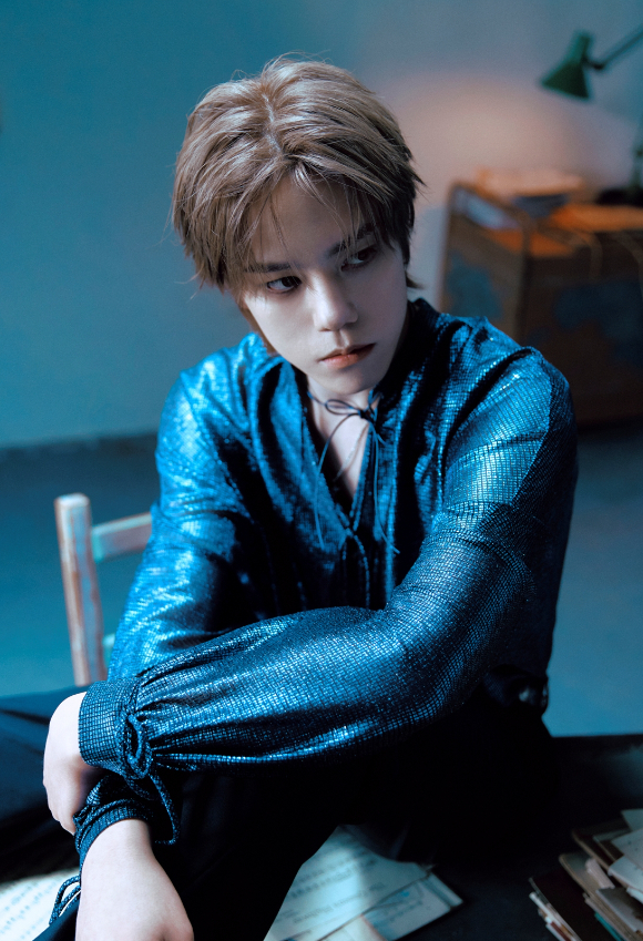 엔플라잉(이승협, 차훈, 김재현, 유회승, 서동성) 정규 2집 'Everlasting'(에버래스팅) Ever 버전 단체 재킷 포스터 [사진=FNC엔터테인먼트]